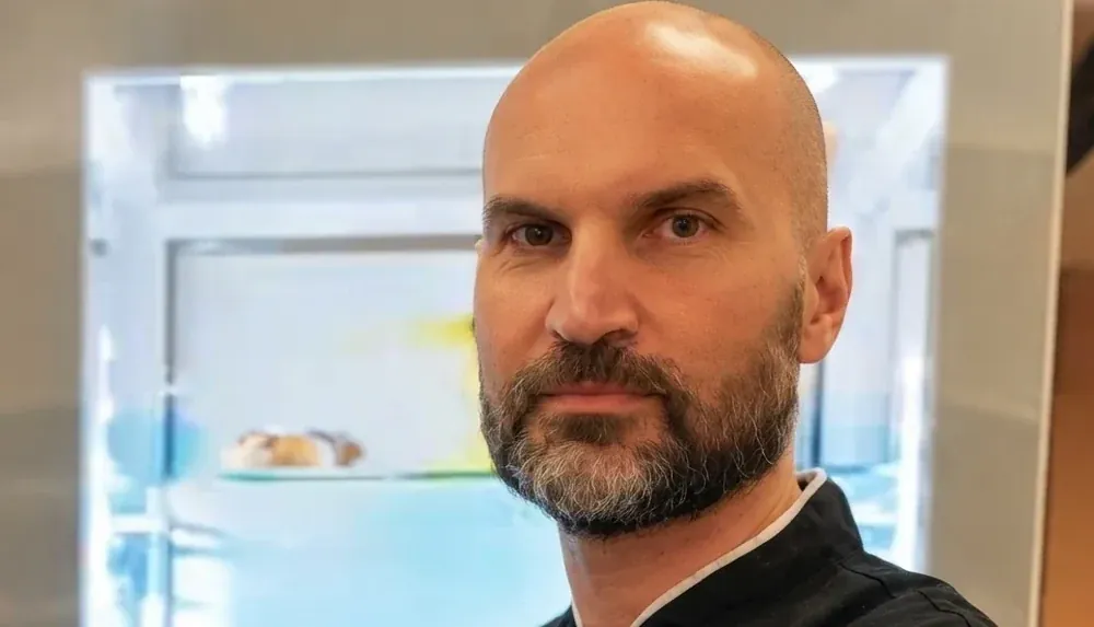 Chef Dinis, co-fundador e chef pasteleiro da Flor do Tâmega